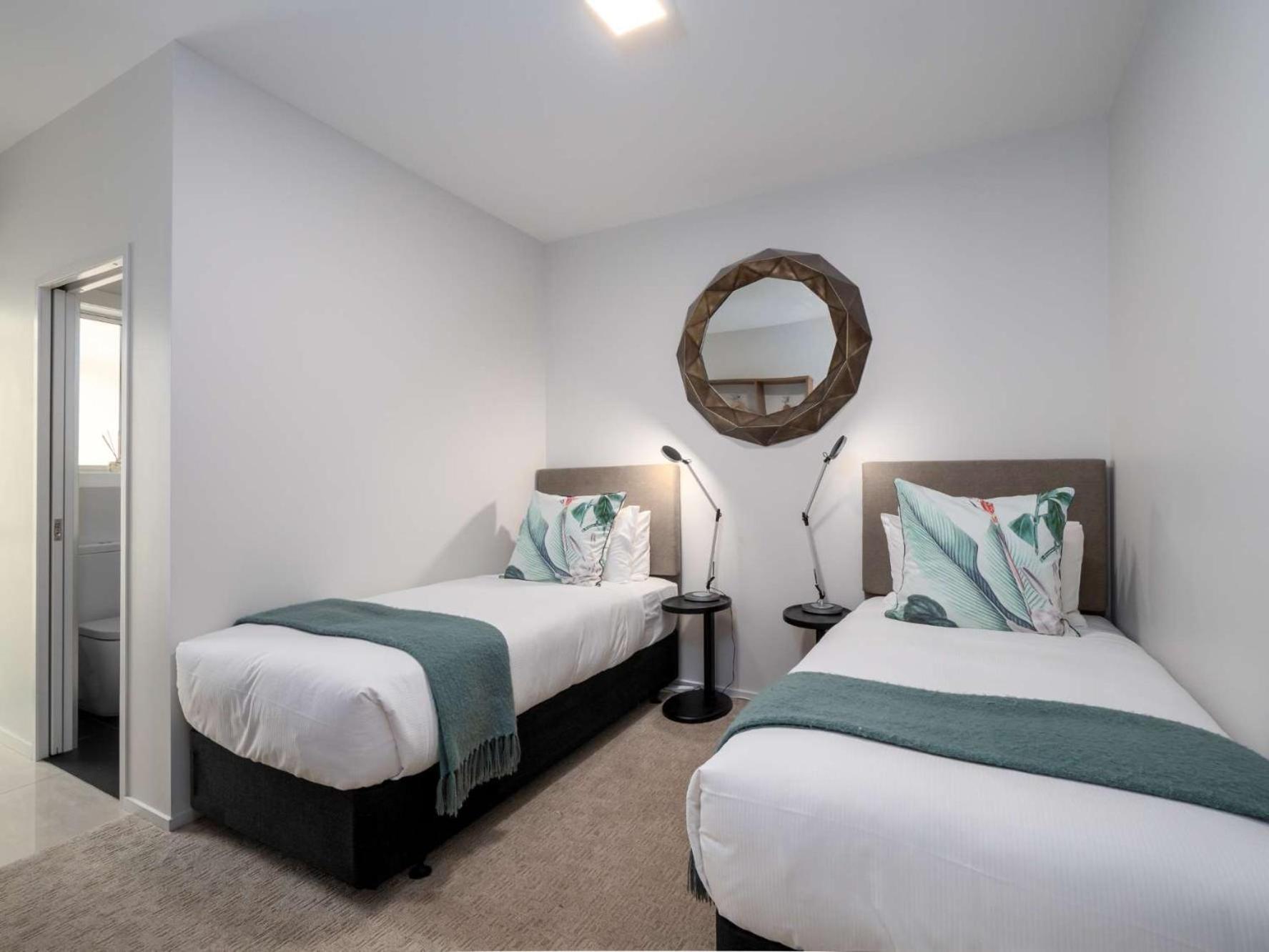 Papillon, A Relax It'S Done Luxury Holiday Home Queenstown Eksteriør billede